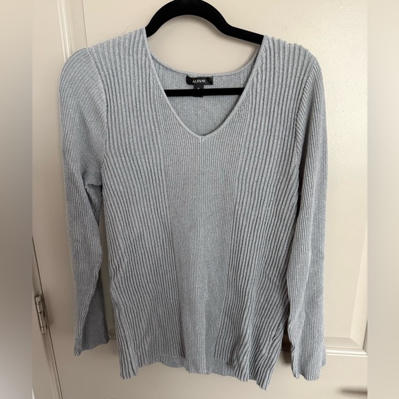 NWOT Alfani Silver Sparkle Ribbed V-Neck Sweater XLarge Get your “Shimmer On” - Picture 6 of 7